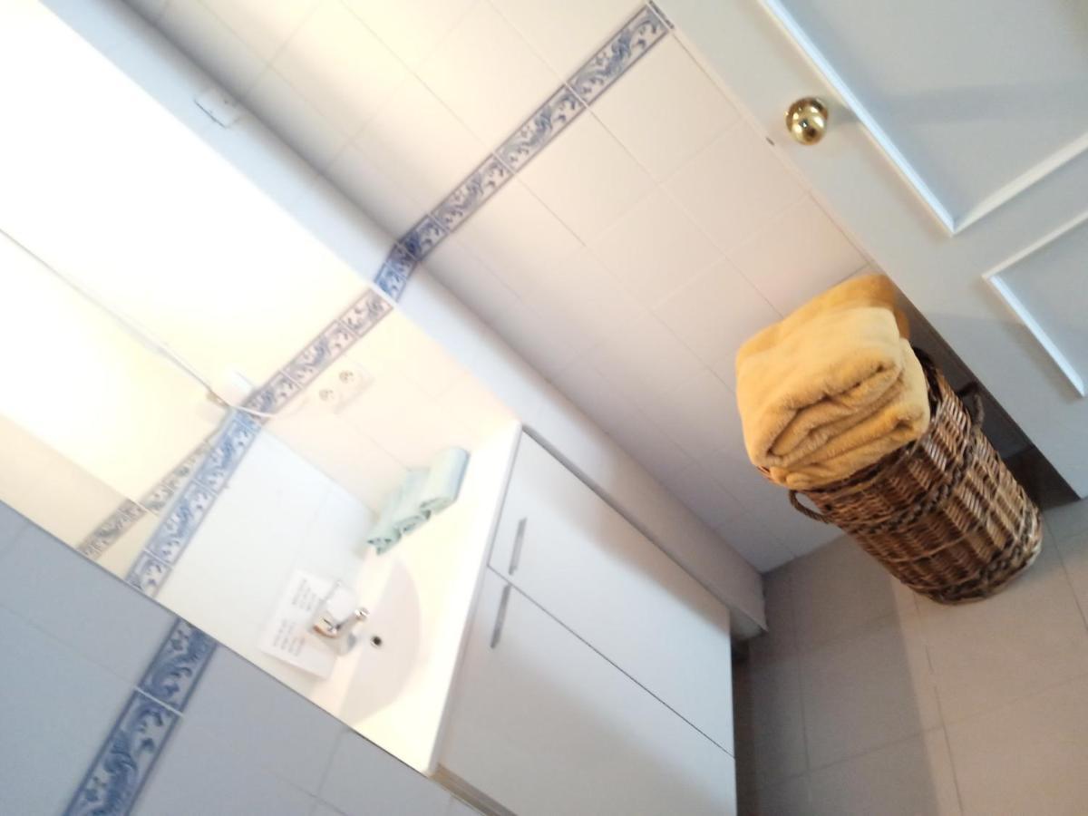 Apartamento Casco Antiguo Exterior Unico En Segunda Planta En Un Edificio De De Dos Plantas เซบีญา ภายนอก รูปภาพ
